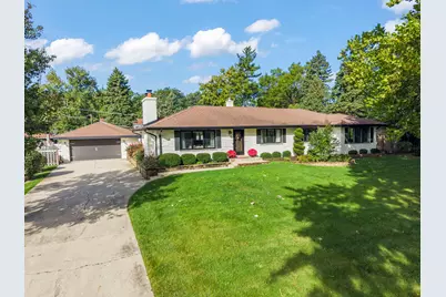 390 S Kenilworth Avenue, Glen Ellyn, IL 60137 - Photo 2