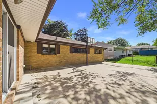 919 Woodland Dr, Rockford, IL 61108 - Photo 32
