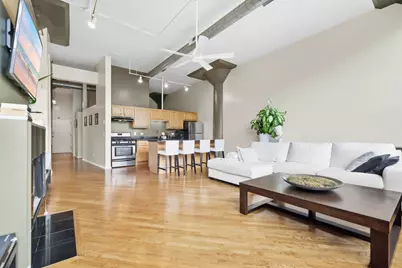 1801 W Larchmont Avenue #214, Chicago, IL 60613 - Photo 4