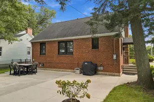 616 W 11th St, Sterling, IL 61081 - Photo 28