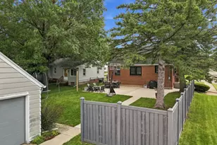 616 W 11th St, Sterling, IL 61081 - Photo 24