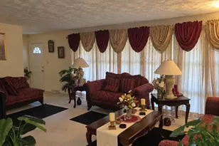 928 N Johnston Ave, Rockford, IL 61101 - Photo 2