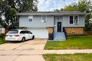 953 Miller Ave, Streamwood, IL 60107 - Photo 1