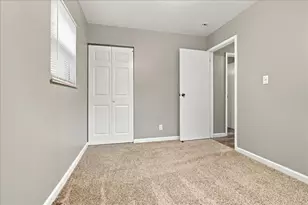 8 Plymouth Ct, Normal, IL 61761 - Photo 12