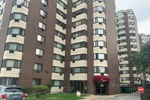 7337 S South Shore Dr, Chicago, IL 60649 - Photo 2