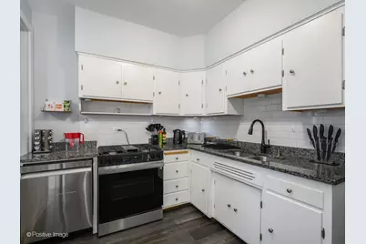 3847 N Spaulding Avenue, Chicago, IL 60618 - Photo 8