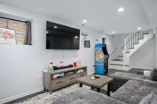 3847 N Spaulding Ave, Chicago, IL 60618 - Photo 12