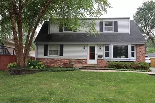 348 Cherrywood Rd, Buffalo Grove, IL 60089 - Photo 1