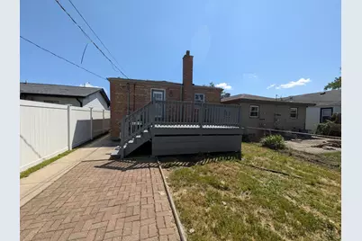 8636 Massasoit Avenue, Burbank, IL 60459 - Photo 2