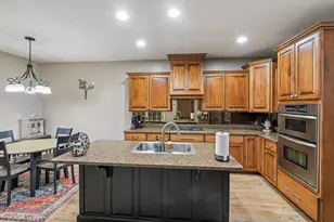 343 Arbor Glen Blvd, Schaumburg, IL 60195 - Photo 8