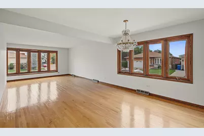 4700 N Chester Avenue, Chicago, IL 60656 - Photo 4