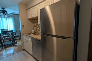 6025 W 64th Pl, Chicago, IL 60638 - Photo 8