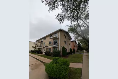 6025 W 64th Place #6, Chicago, IL 60638 - Photo 1