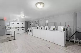 8901 N Western Ave, Des Plaines, IL 60016 - Photo 16