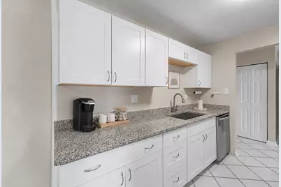 8901 N Western Avenue #A104, Des Plaines, IL 60016 - Photo 6