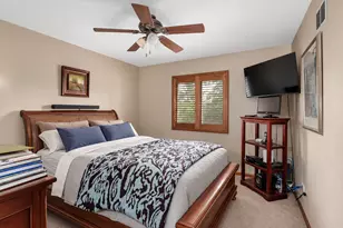 6451 Garfield Ridge Ct, Burr Ridge, IL 60527 - Photo 24