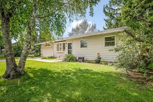1212 Crystal Dr, Machesney Park, IL 61115 - Photo 2