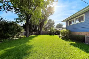 2240 Catherine St, Northbrook, IL 60062 - Photo 30