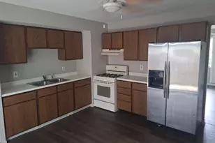 1952 Columbus St, Ottawa, IL 61350 - Photo 2