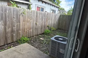 1952 Columbus St, Ottawa, IL 61350 - Photo 10
