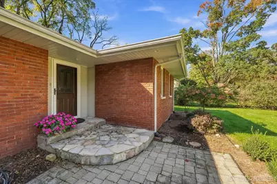 524 Waubonsee Trail, Batavia, IL 60510 - Photo 2