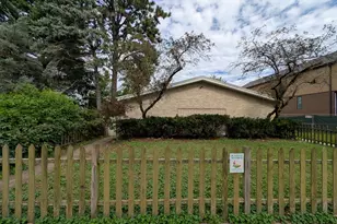 1958 W Morse Ave, Chicago, IL 60626 - Photo 2