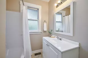 115 N Wright St, Naperville, IL 60540 - Photo 18