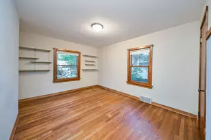 244 S Elmwood Dr, Aurora, IL 60506 - Photo 10