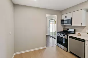 1340 Prince Dr, South Holland, IL 60473 - Photo 6