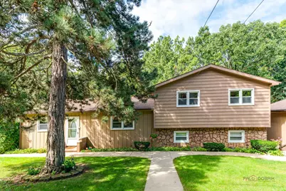 39152 N West End Drive, Spring Grove, IL 60081 - Photo 2