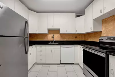 340 W Diversey Parkway #918, Chicago, IL 60657 - Photo 8