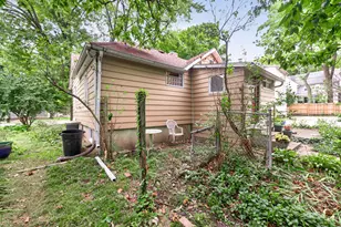 555 N 7th St, Dekalb, IL 60115 - Photo 24