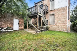 2525 E 72nd Pl, Chicago, IL 60649 - Photo 14