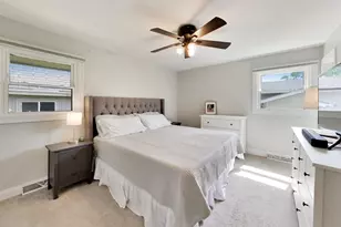 6001 Ross Dr, Woodridge, IL 60517 - Photo 14