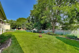6001 Ross Dr, Woodridge, IL 60517 - Photo 26