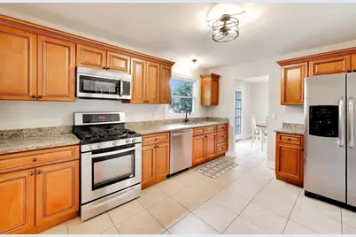 6001 Ross Drive, Woodridge, IL 60517 - Photo 10