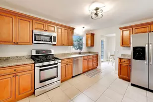 6001 Ross Dr, Woodridge, IL 60517 - Photo 10
