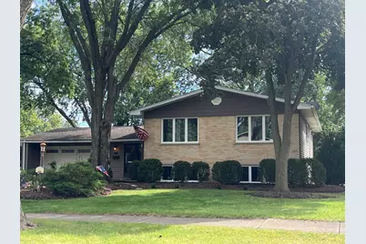 565 Maywood Lane, Lisle, IL 60532 - Photo 1