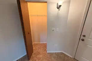 2858 Meadow Ln, Schaumburg, IL 60193 - Photo 24