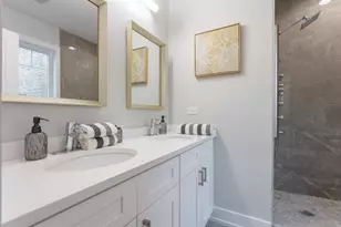 530 E 44th Pl, Chicago, IL 60653 - Photo 4