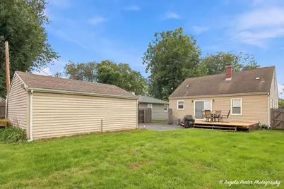 1124 Fulton Avenue, Winthrop Harbor, IL 60096 - Photo 2