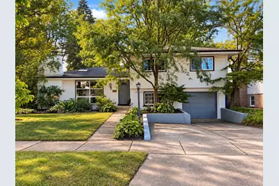 426 Amherst Avenue, Des Plaines, IL 60016 - Photo 1