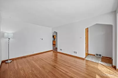 11308 S Avenue N, Chicago, IL 60617 - Photo 8