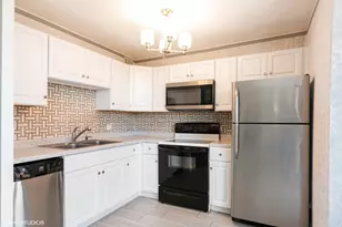 1340 N Dearborn Pkwy, Chicago, IL 60610 - Photo 6