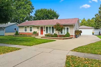382 Maple Lane, Elk Grove Village, IL 60007 - Photo 2
