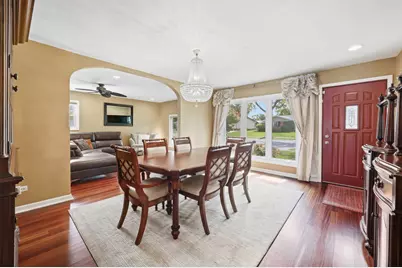 382 Maple Lane, Elk Grove Village, IL 60007 - Photo 4