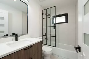214 Cambridge Ln, Bloomingdale, IL 60108 - Photo 32