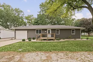 414 S Washington St, Cerro Gordo, IL 61818 - Photo 2
