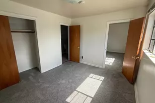 1014 Edwards St, Waukegan, IL 60085 - Photo 8