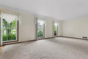 4N649 Petersdorf Rd, West Chicago, IL 60185 - Photo 2